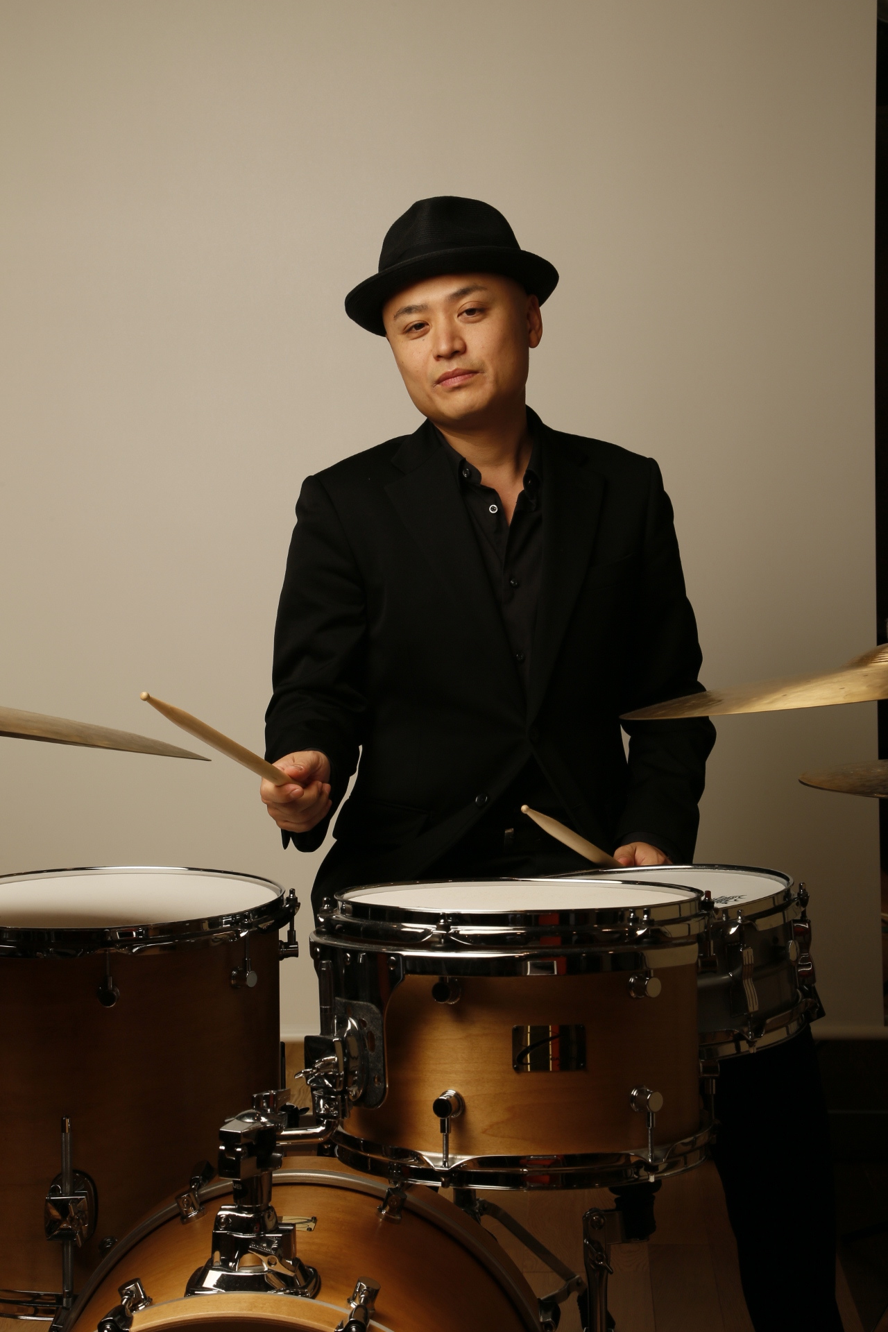 吉岡大輔アーティスト写真(2021-1)